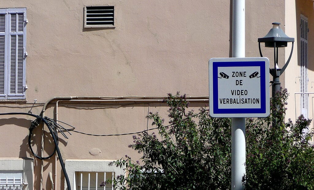 Vidéo-verbalisation à paris : la chasse aux infractions routière