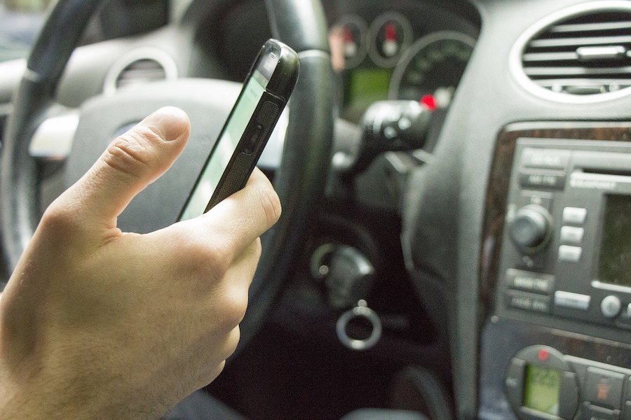 Que risque-t-on en utilisant son téléphone portable au volant de sa voiture?