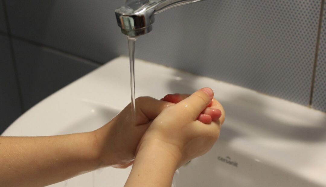 se laver régulièrement les mains pour empêcher la propagation du coronavirus