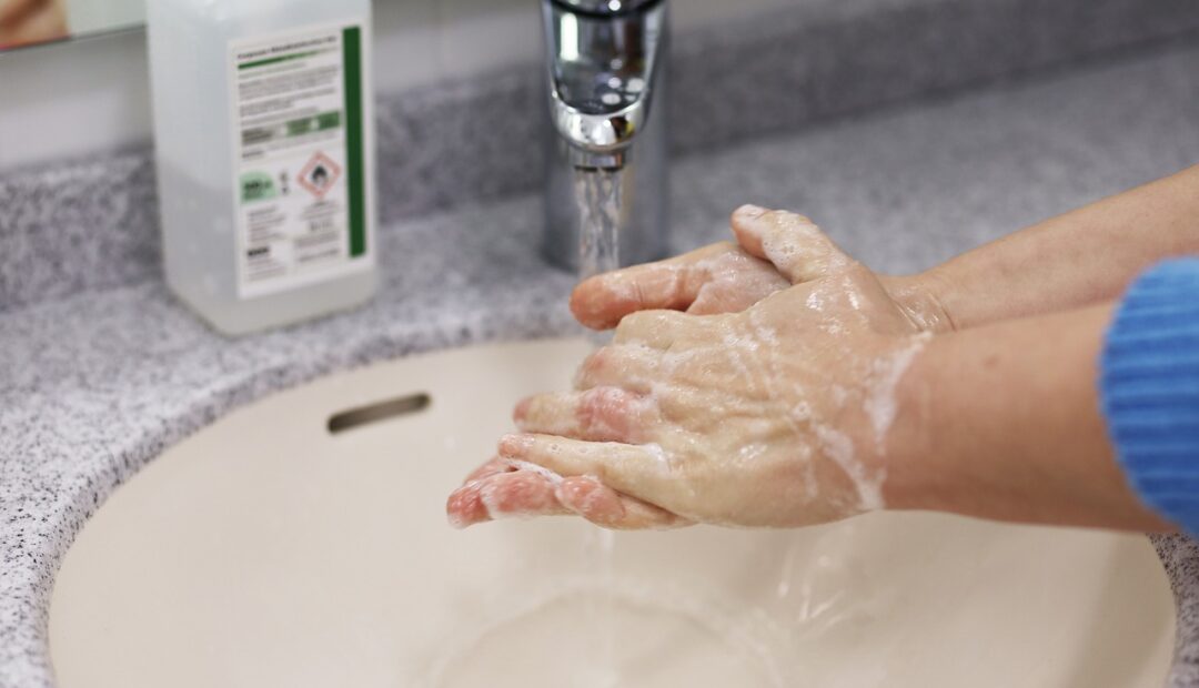 Se laver régulièrement les mains contre le coronavirus
