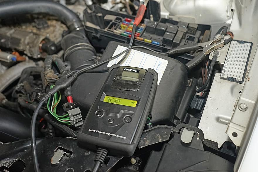 Quelle est la tension d’une batterie de voiture ?