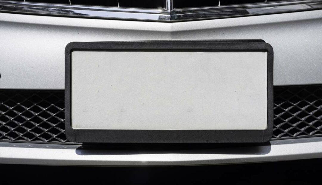 Vente de voiture : Cachez votre plaque !