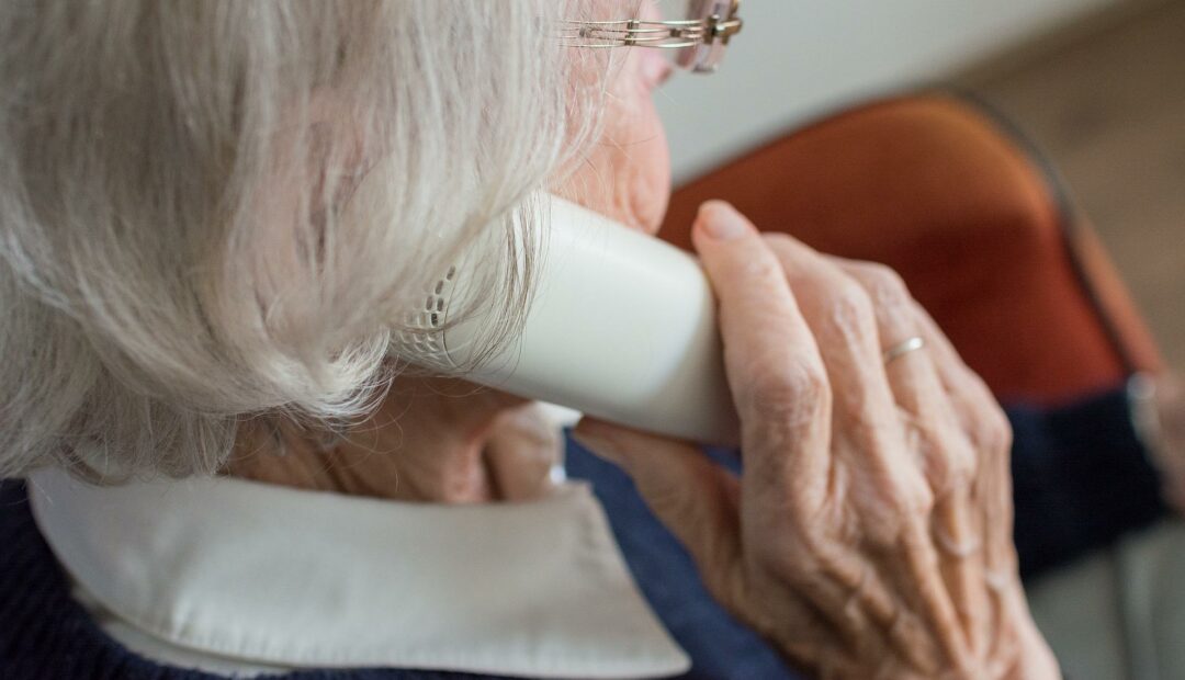 Choisir une solution de téléassistance pour vos grands parents : nos 3 conseils